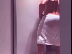 在淋浴间撞见醉酒好友帮他发泄郁闷 asian best gay porn