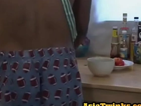 厨房里亚裔小受被攻方后入 my brother's hot friend gay porn