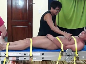 Lorenzo被绑上刑架 gay porn hot hairy