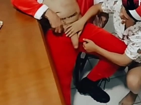 圣诞到了 圣诞老人带来了礼物 sexual congress porn videos gay asian
