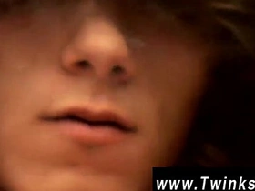 亚洲少年无套同志性交 两人硬挺着继续耕耘 young gay asian china coition videos