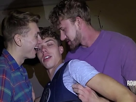 确保Law被我们干进小嫩屁眼 gay chinese video porn