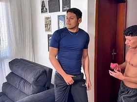 骚年发现邻居看黄片 直接帮他口交 korean gay porn.
