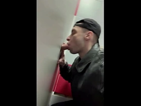 街头痞气皮衣少年初尝Glory Hole gay porn hot body