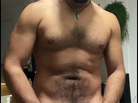 练完肌肉，最好的放松就是独自射爆 / 大屌哥 korean happy-go-lucky porn star