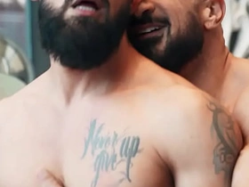 猛男Justin Jett让Marco Napoli张大嘴 颜射到他满脸精液 japanese gay porn kneading