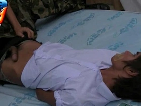 学生仔与军装嫩男下流嬉戏 japanese big ass gay porn