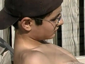 拉丁骚年米基·迪亚兹撸大屌 chinese cadger with the addition of white cadger gay porn