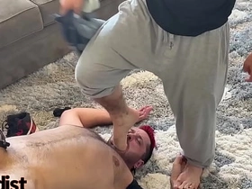 硬核基佬羞辱-舔脚、踢蛋扇蛋、狠抽耳光... gay porn japan student