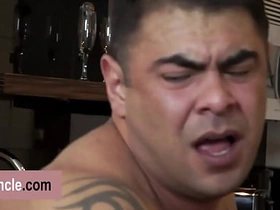 超性感猛男瑞奇遇到暗恋对象，现在该干点刺激的了 black asian porn gay