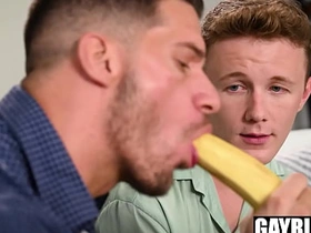继父的香蕉口活 Benny Fox, Ty Roderick parrot chinese gay porn