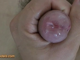 捆绑可爱光滑亚洲男孩打手枪射精 hot gay porn animations