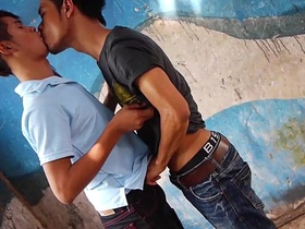 亚洲嫩男Benz和Oilver无套性交 korean joyous couples porn