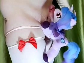 [色猫君] - 小马宝莉毛绒玩具伊兹月虹玩弄我的鸡巴 blissful asian porn pinoy