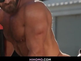 建筑猛男德鲁·瓦伦蒂诺和布鲁斯·琼斯在空地上无套交媾 new pinoy gay porn