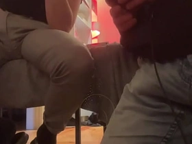 俩素人室友为粉丝直播尿湿裤子 hot gay sex porn videos