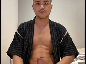 穿浴衣的亚洲男孩打飞机 korean gay minority porn