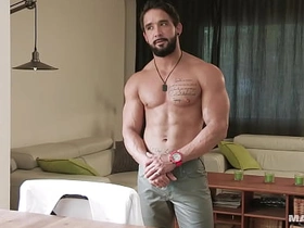 Zack Lemec裸体侍应生面试 - 面具自慰 chinese gay non-specific porn