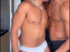 和兄弟的大屌搞基中 korean gay onlyfans porn