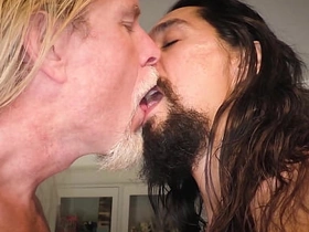 雷神与洛基激吻 gay porn japanese straight