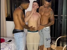 在阳台上操那个花花公子 asian gay sequence sex videos