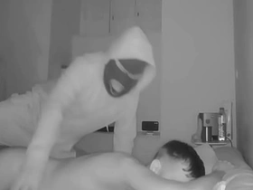 第一部-免费：蒙面入侵者被业余嫩草抓住惩罚羞辱 japan soccer gay porn