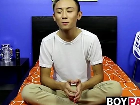 亚洲嫩男采访后脱光打飞机 japanese fisting gay porn