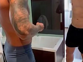 健身炮友Nico Coopa和Jay Wu gay porn pinoy daddy