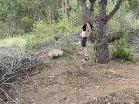 树林里发骚的素人小受寻炮遇到粗屌，口交到双双喷精 gay japanese beamy porn