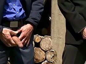 老爹性爱档案：熟男大卫·安东尼与特洛伊·丹尼尔斯户外狂操爆肛 bear japanese gay porn