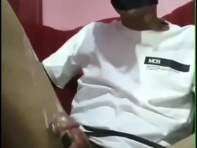 亚洲男孩吞下大精量 porn gay hot sex