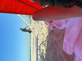 公共海滩与小鲜肉 japan daddy jubilant porn