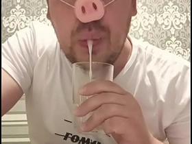这个俄国基佬有瘾: 就爱嘴里新鲜精液的味道! asian bear muscle gay porn
