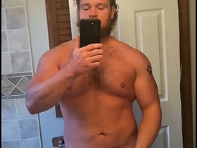 肌肉男巨屌对着镜子硬挺喷射，哎呀。红色预告视频 hot pakistani gay porn