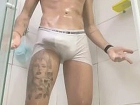 大屌哥洗澡打飞机 light external gay chinese porn