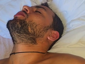 用晨勃大鸡巴唤醒你床上的雄兽 asian gay porn bisexuals
