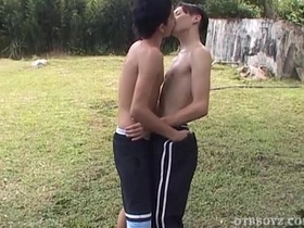 拉丁小鲜肉马里奥和莱昂纳多户外狂操 indonesian gay porn tube