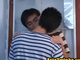 瘦亚裔69后传教士体位无套被操 korean gay porn only fans