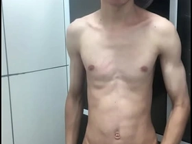 裸体小鲜肉洗澡卖骚 china gay bear porn