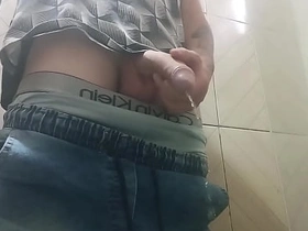 该死的偷窥狂 gay porn japanese straight