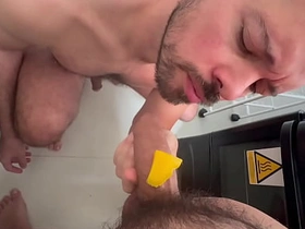 水果沙拉加踢蛋——完整版在红迪 asian gay porn glasses
