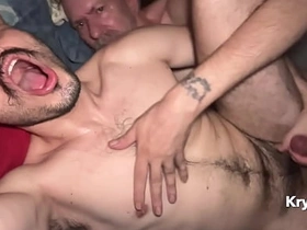 爹地用他的巨屌干我 第四集 doctor chinese gay porn